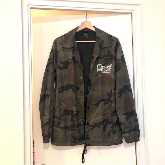 ⭐️ HOST PICK ⭐️ HUNDREDTH The Worldwide Windbreaker (Camo) - Picture 2 of 8